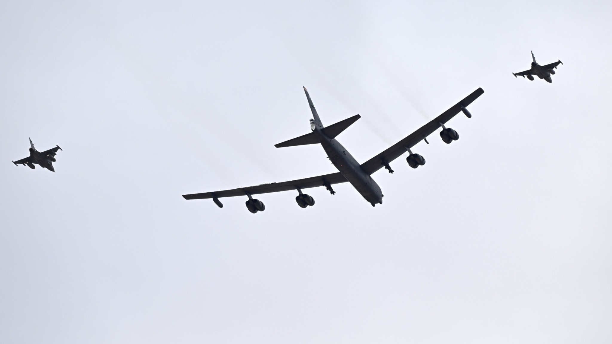 Därför flög bombplanen över Stockholm