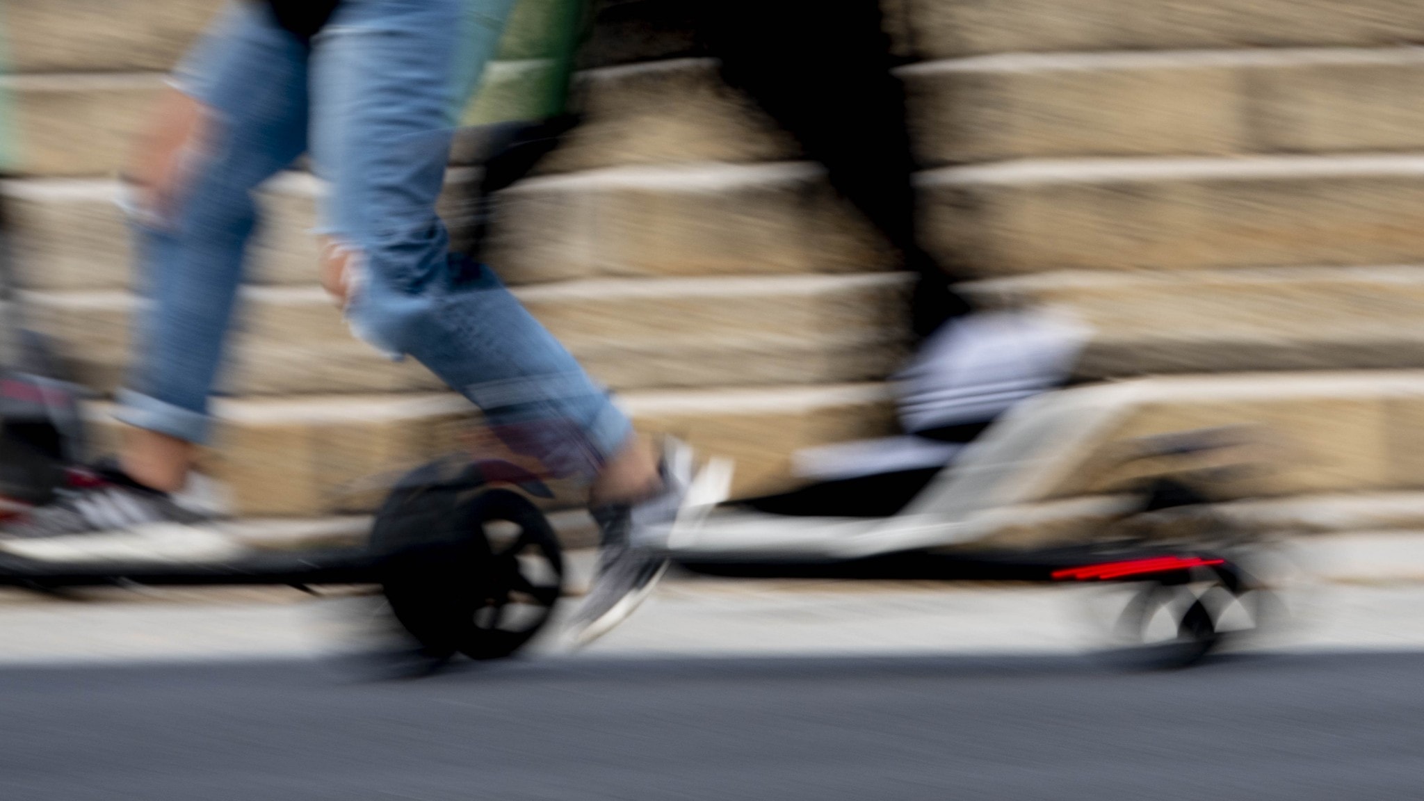 Studie: Berusning vanligt vid dödsolyckor med elsparkcykel | Sveriges Radio
