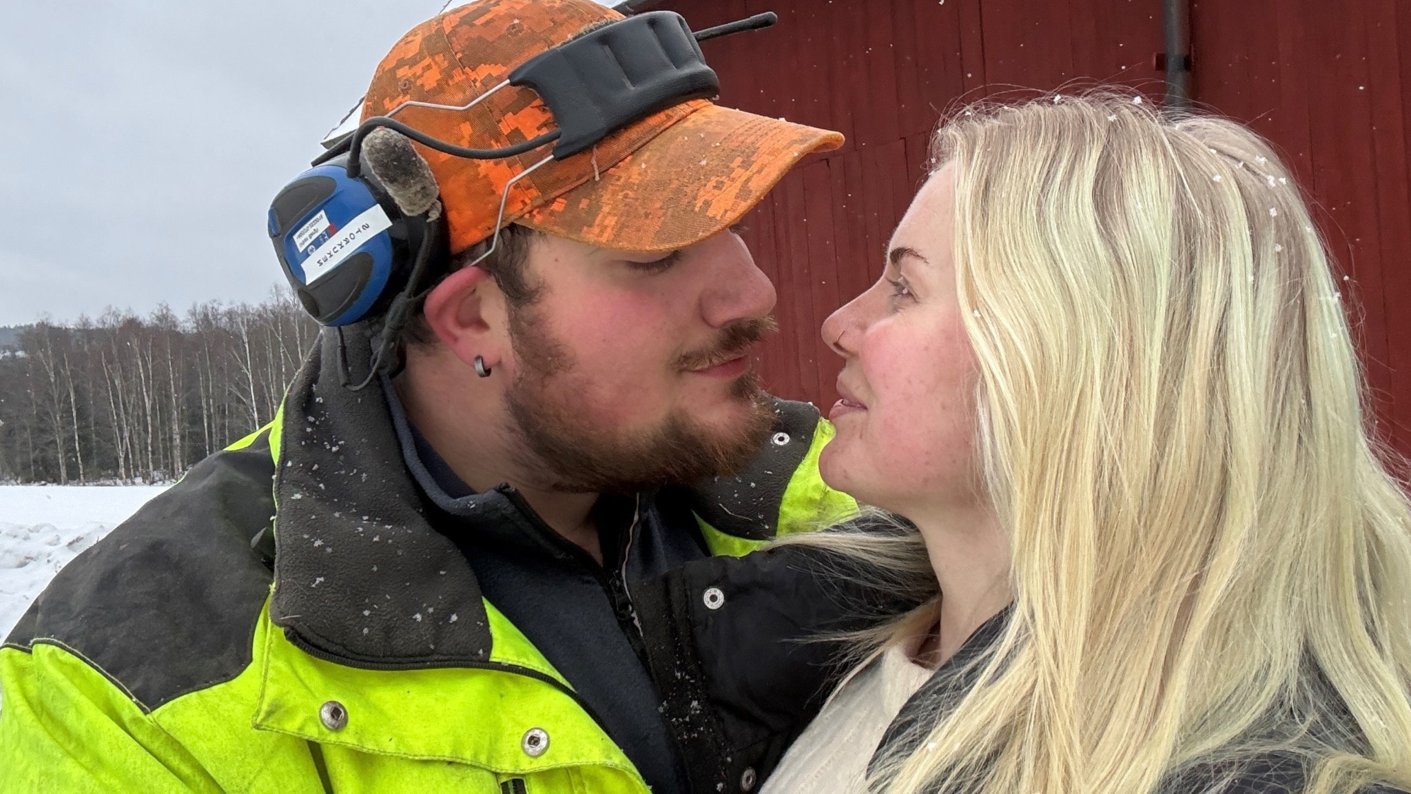 Amanda och Erik från Farmen är ett par | Sveriges Radio