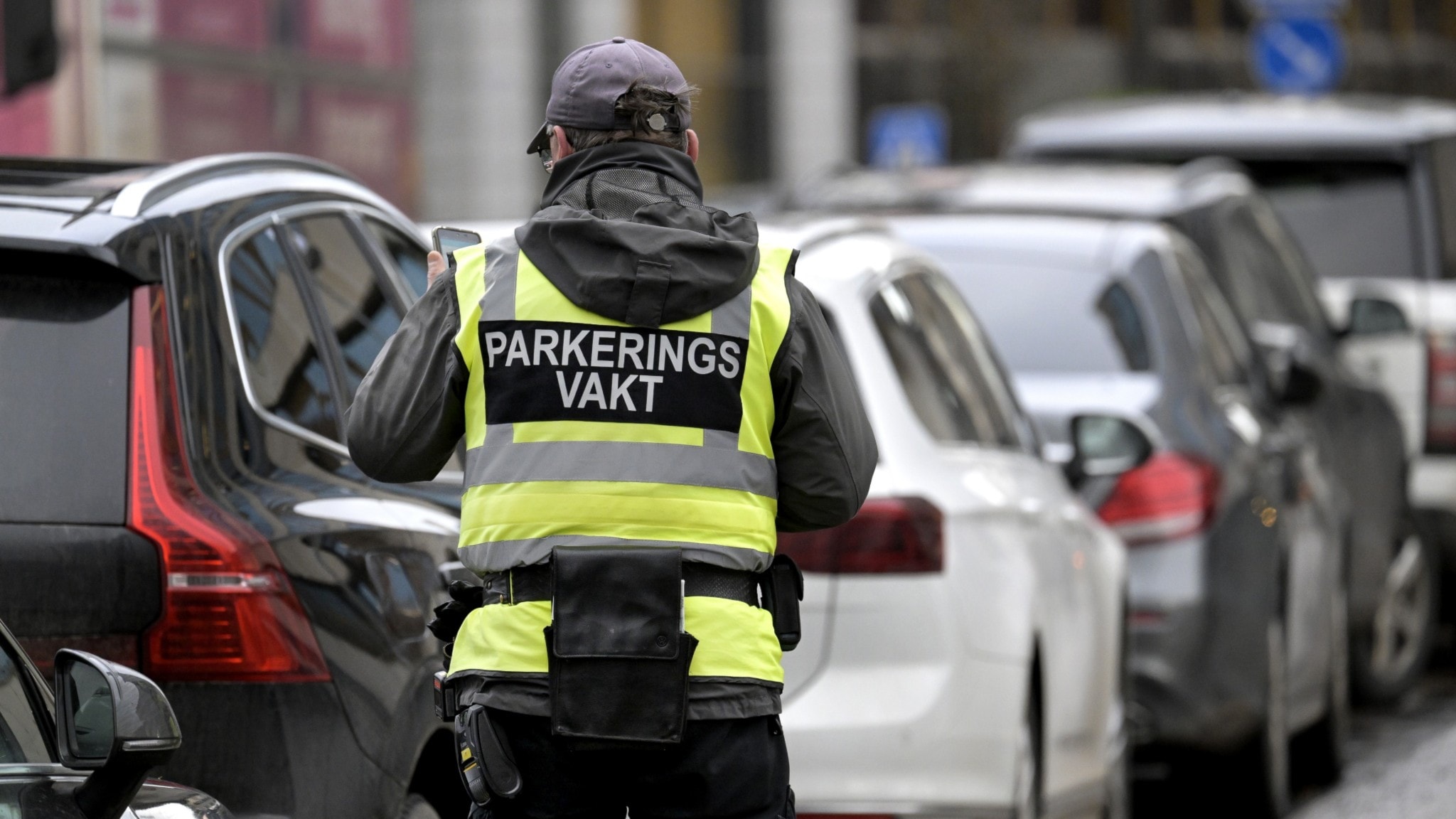 man-f-rs-kte-k-ra-p-parkeringsvakt-p4-v-stmanland-sveriges-radio