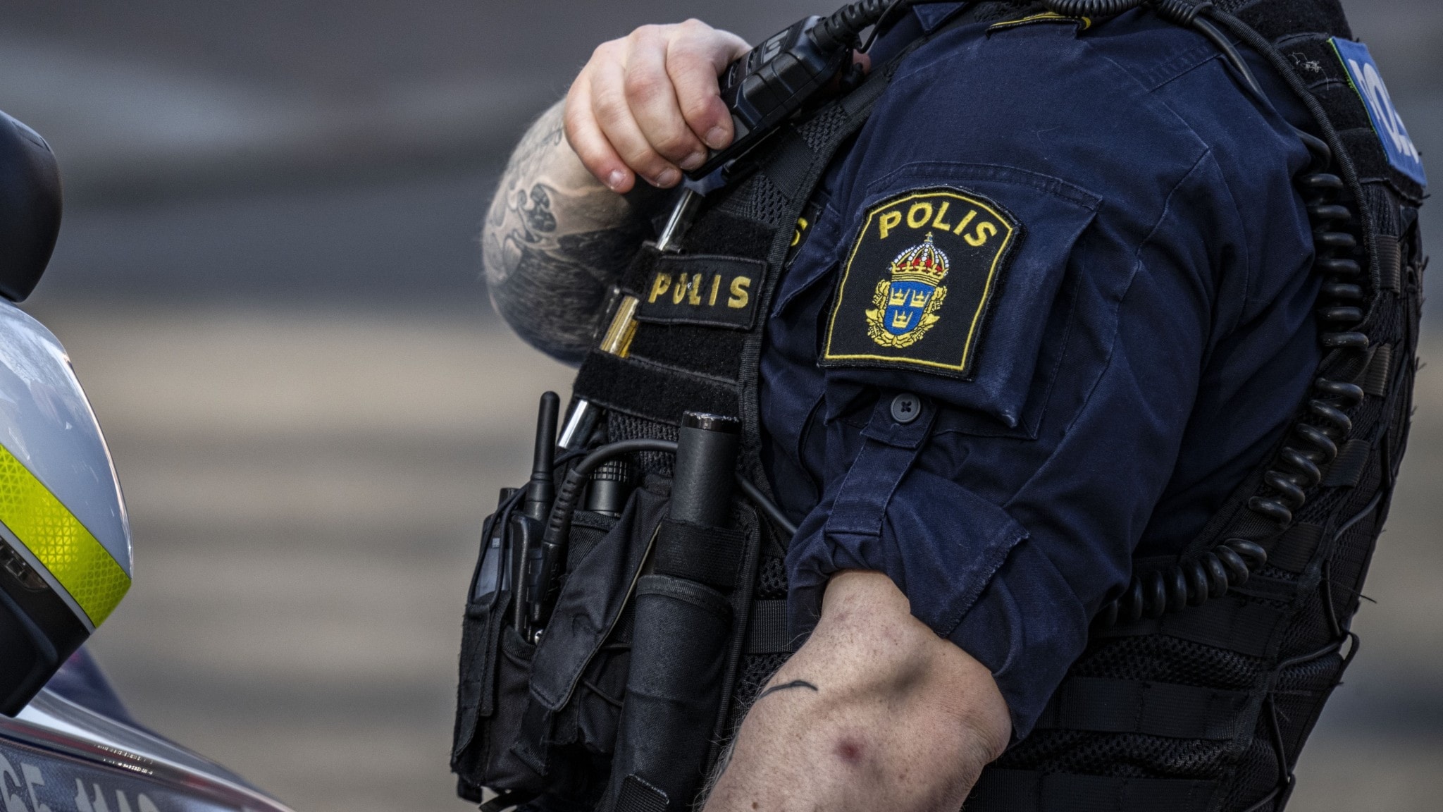 varningen-falska-poliser-kommer-hem-och-stj-l-guld-sveriges-radio