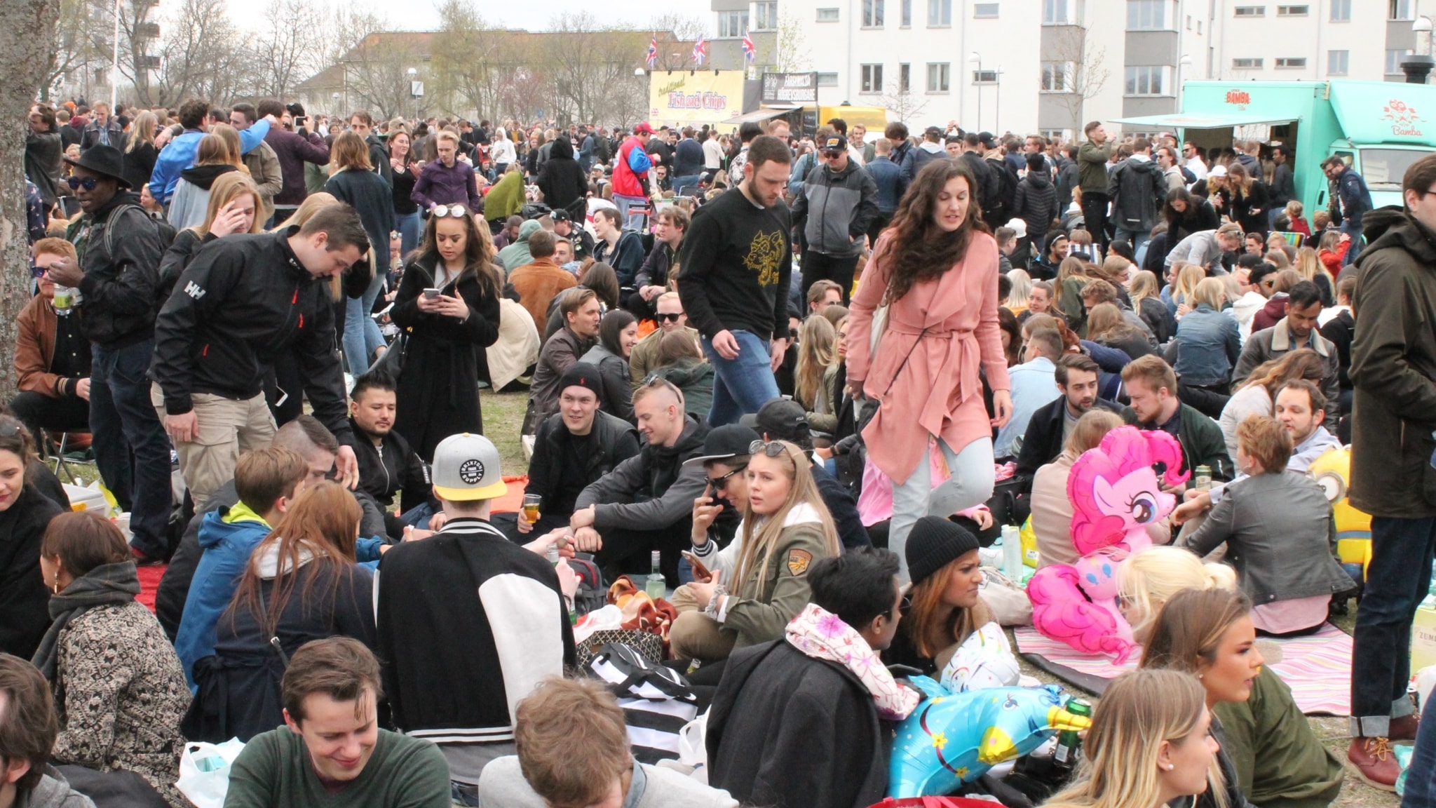 120 000 flaskor vatten och 24 sopstationer – Uppsalas valborgskampanj mot nedskräpning — image 1
