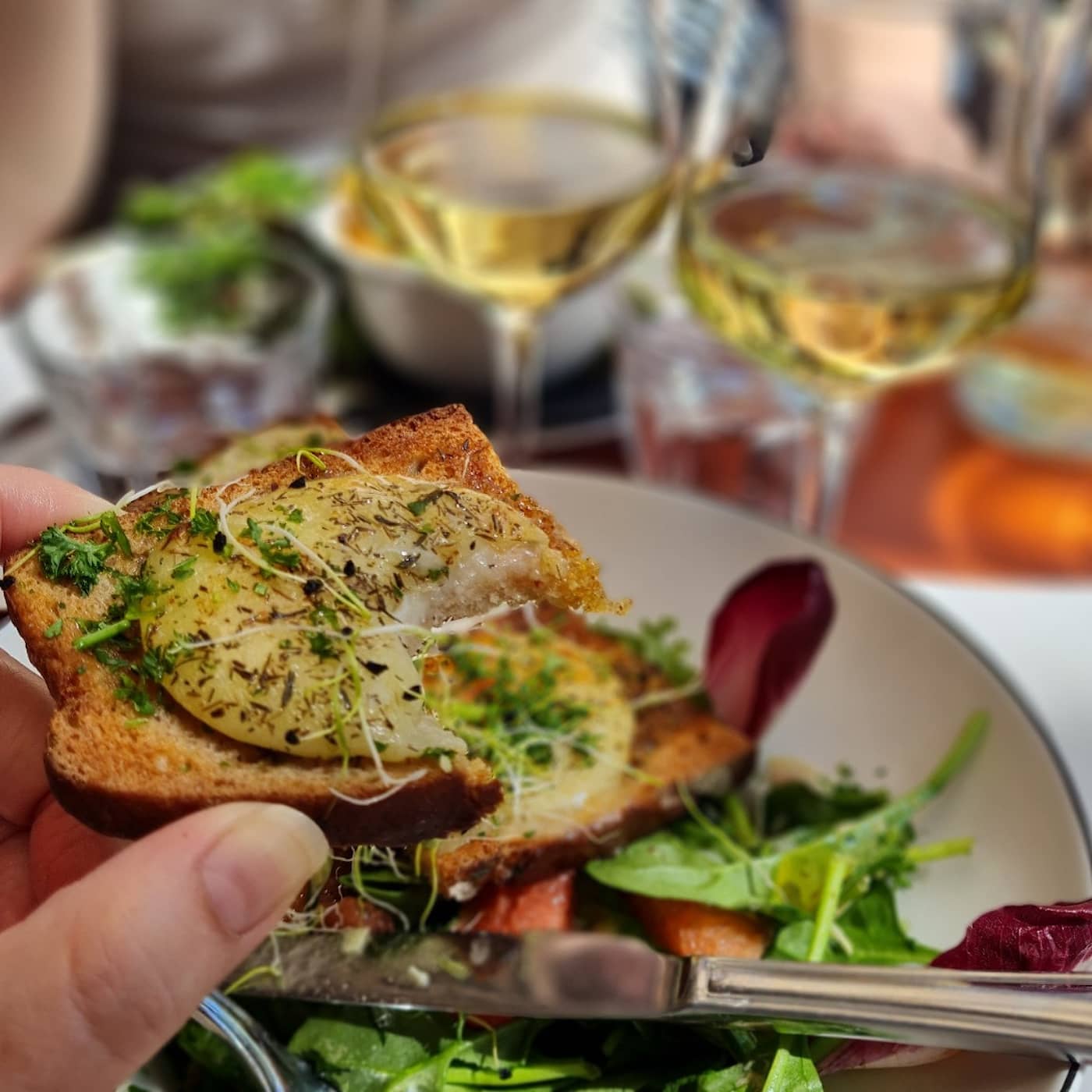Vinlunch eller matl&aring;da - s&aring; lunchar en europ&eacute;