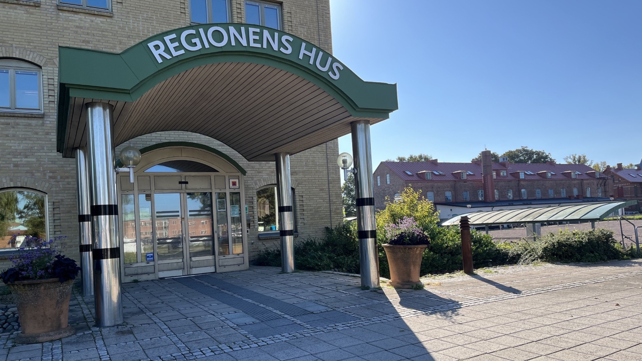 Regionen ska slopa 25 tjänster på vårdcentralerna - P4 Halland ...