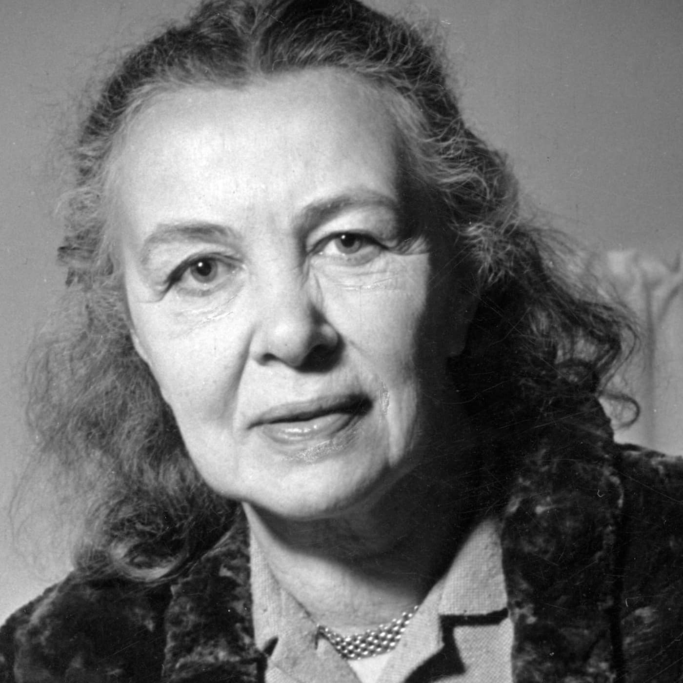 Författaren Stina Aronson tar tunnelbanan in i sig själv 1949 episode artwork