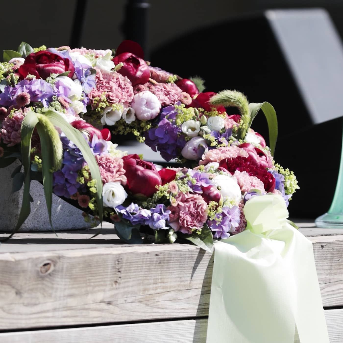 Lack of cement supplies, updates on Estonia disaster, memorial service for plane crash victims