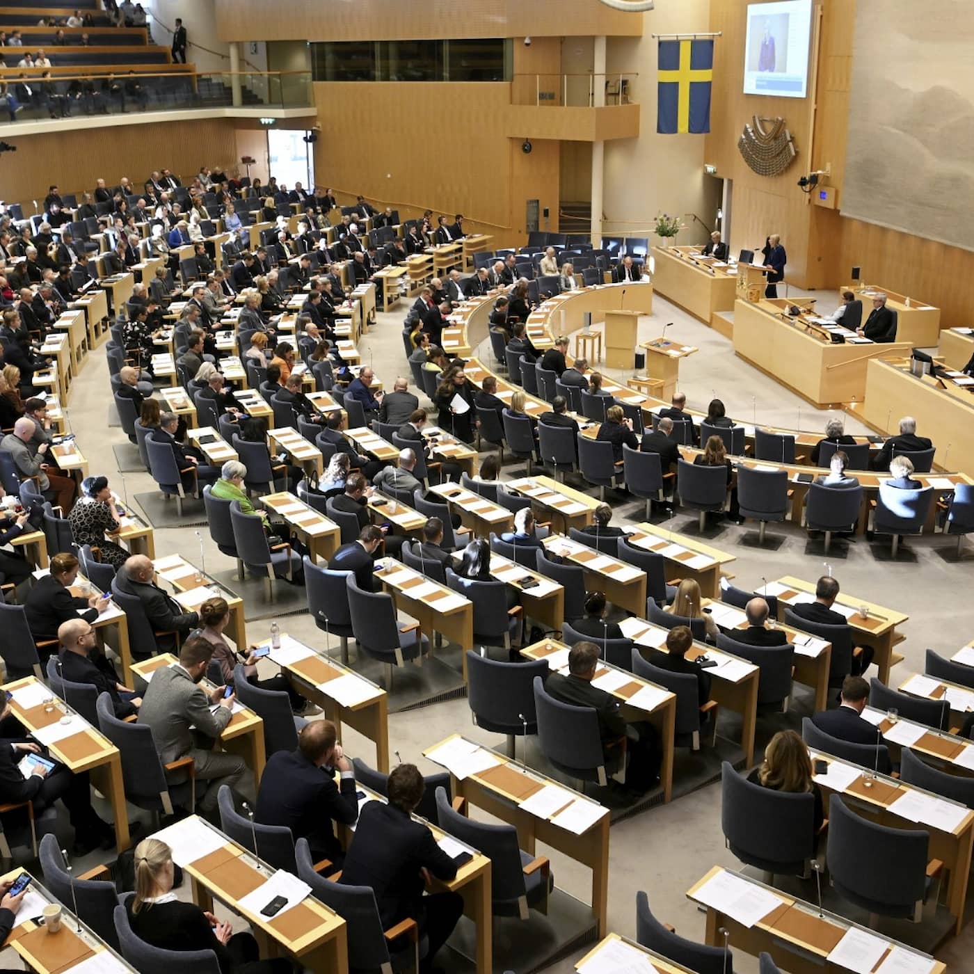 Radio Sweden Weekly - Parliament takes historic stand for Ukraine