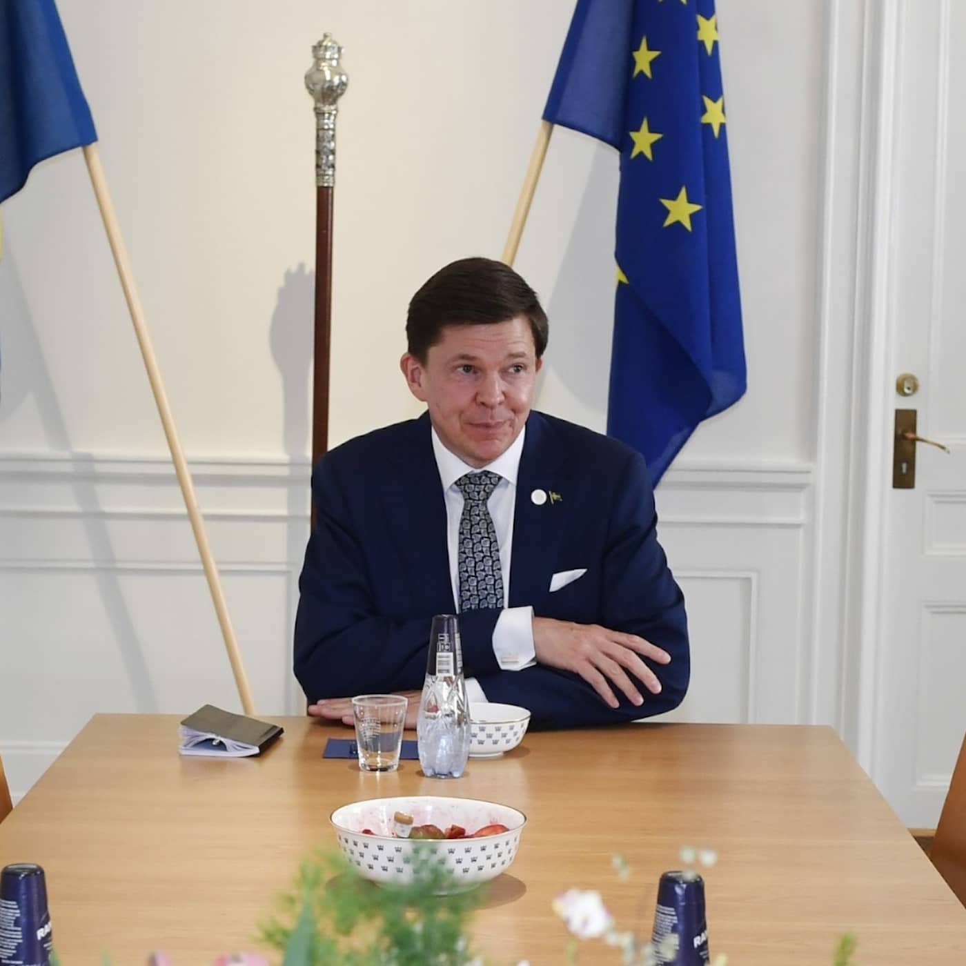 Speaker exploring options, rich got richer, Sweden meets Ukraine