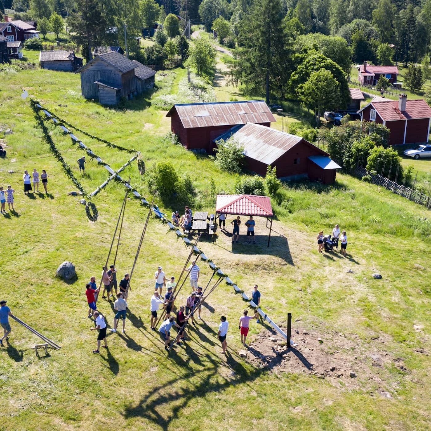 Travel advisory for Iran, police cite progress in Biskopsgården, hot midsommar weather