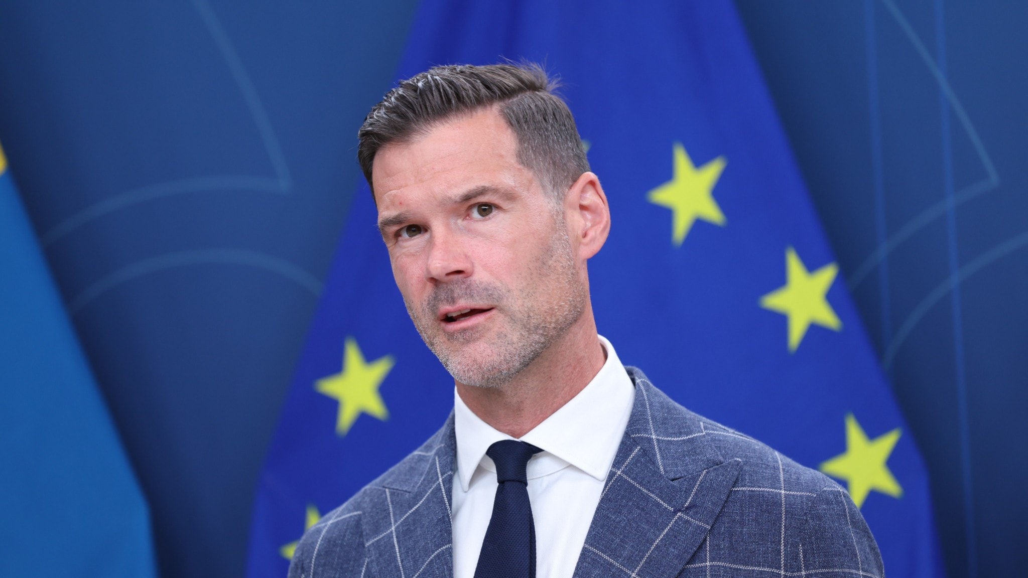 Government reviews rules for British citizens following Brexit