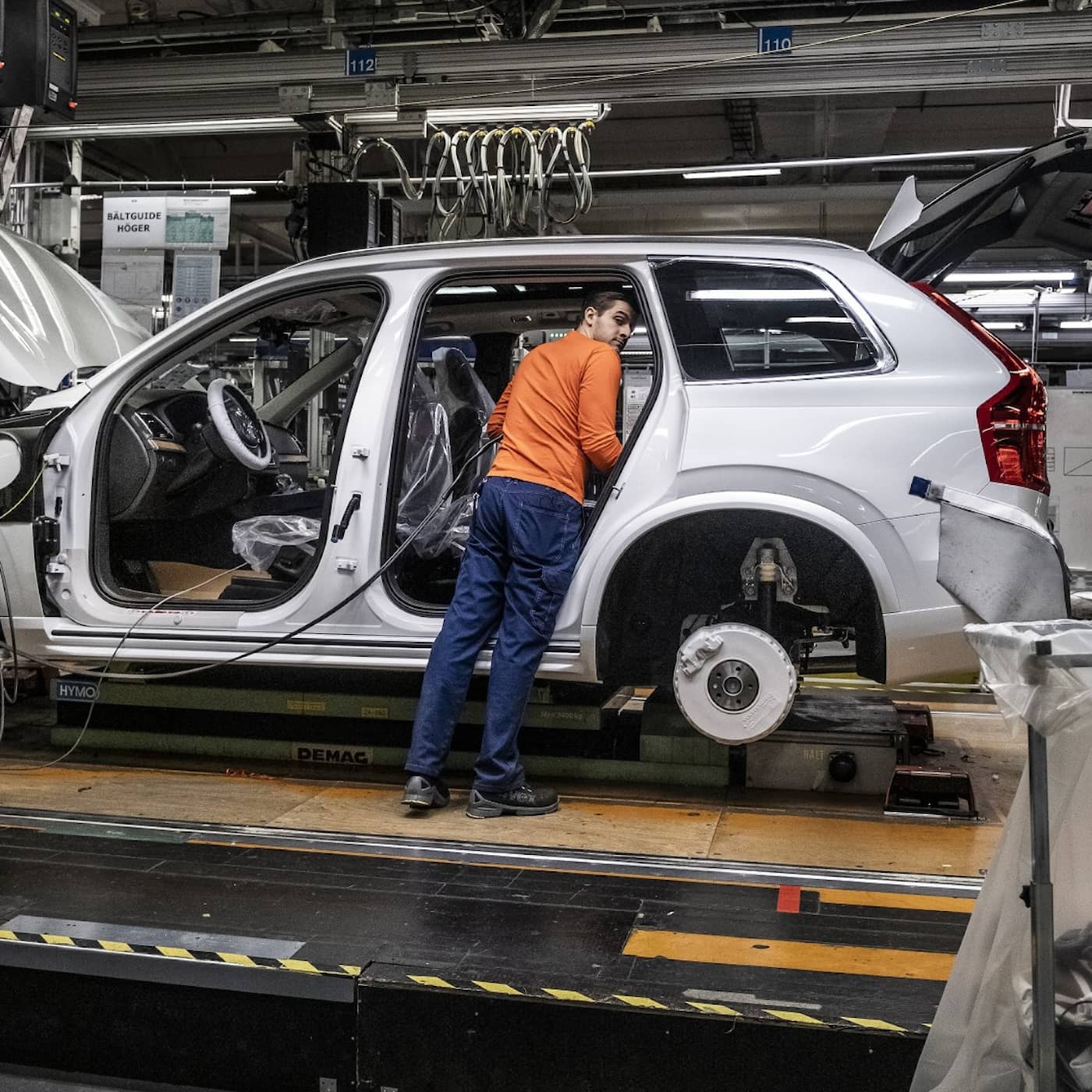 Government details COVID-19 testing plan, pension fund cheats found guilty, Volvo to restart production, Swedish-US astronaut returns