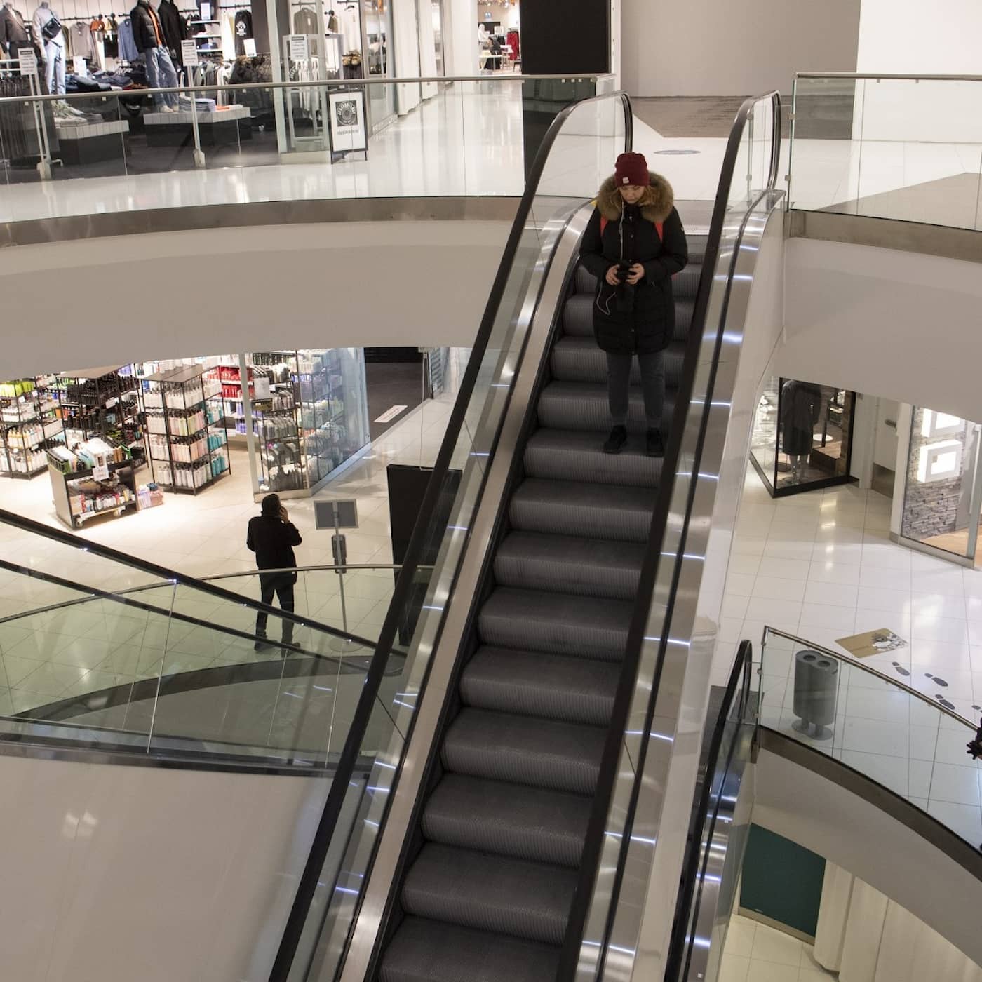 New shopping mall limit proposed, police concerned over complex rules, Ebba Busch housing dispute, skiing medals
