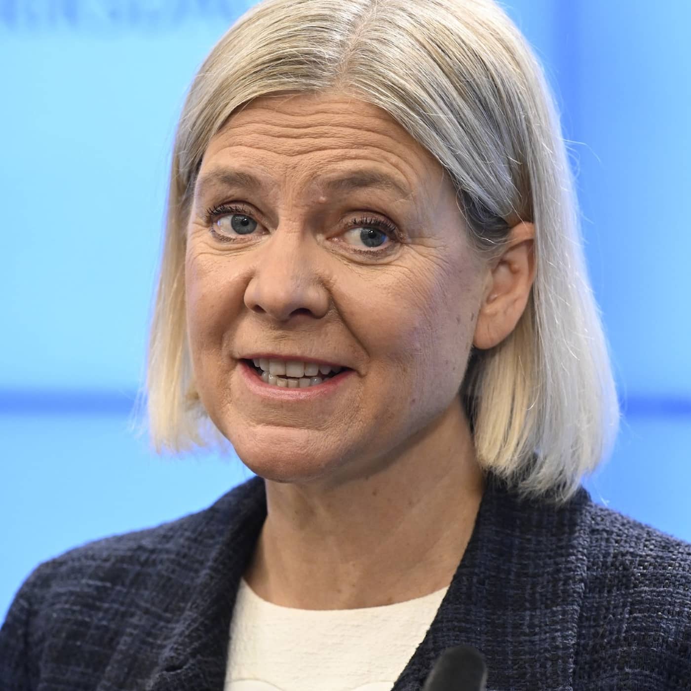 Andersson starts govt bid, SD links losses to deportations, early voting breaks record, Nobel prize rises