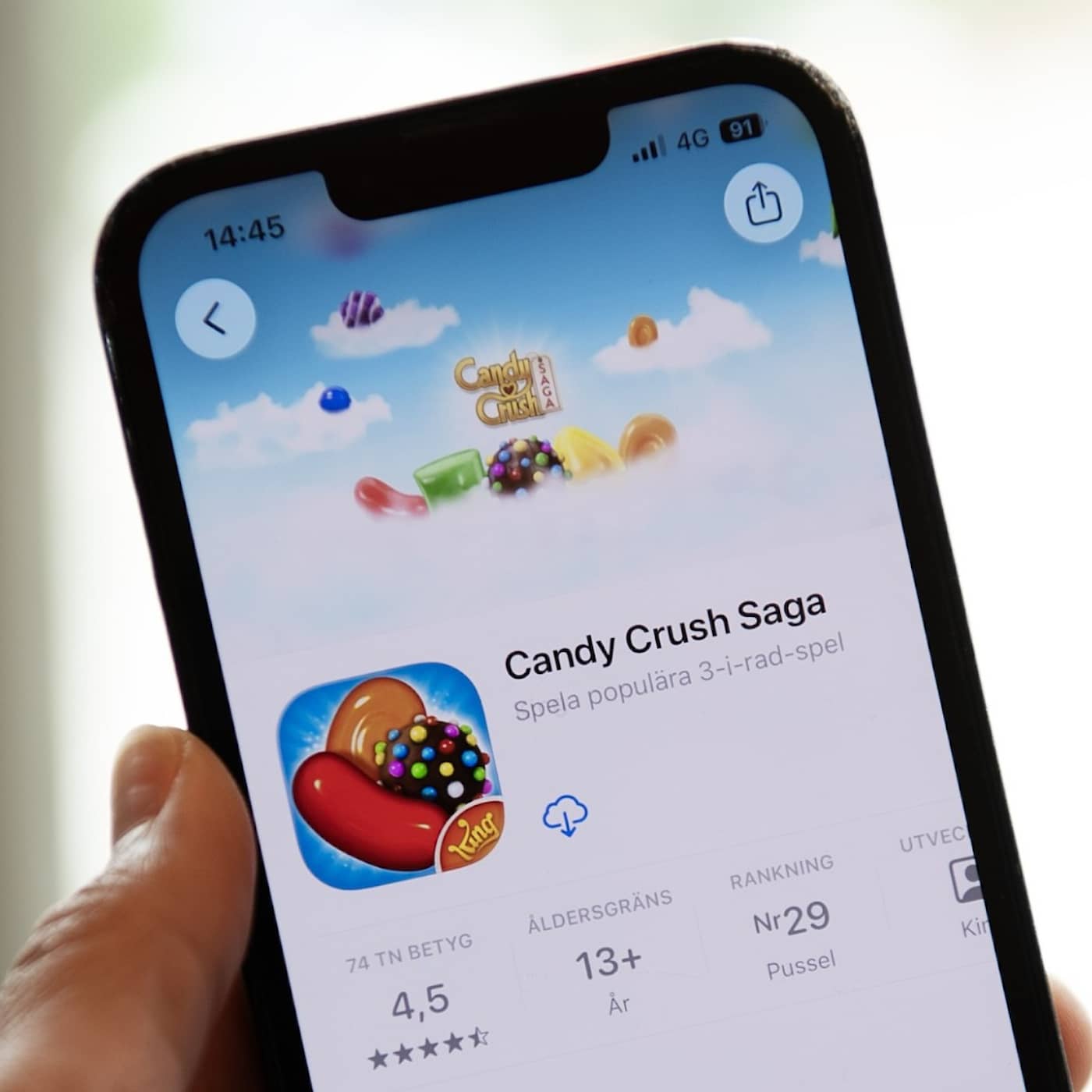 Sweden awaits final votes as political tensions rise, political scientists defend exit poll, company behind Candy Crush faces strike Episode cover