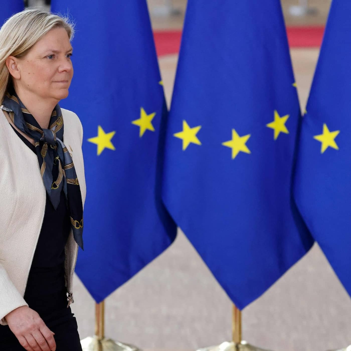 PM at EU summit on Russia, no review of passport wait times, Sweden advances in World Cup play-off, sunlight record set for March