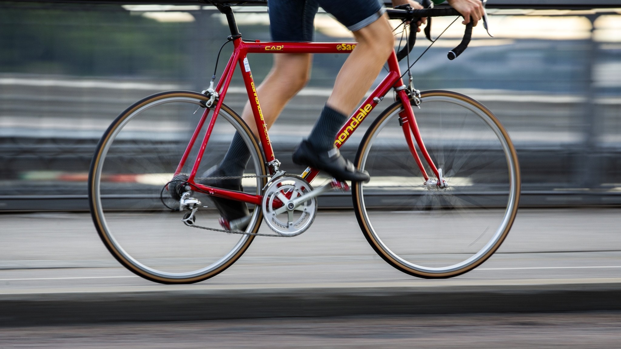 Swedish study: Walking or biking to work good for the heart - Radio Sweden