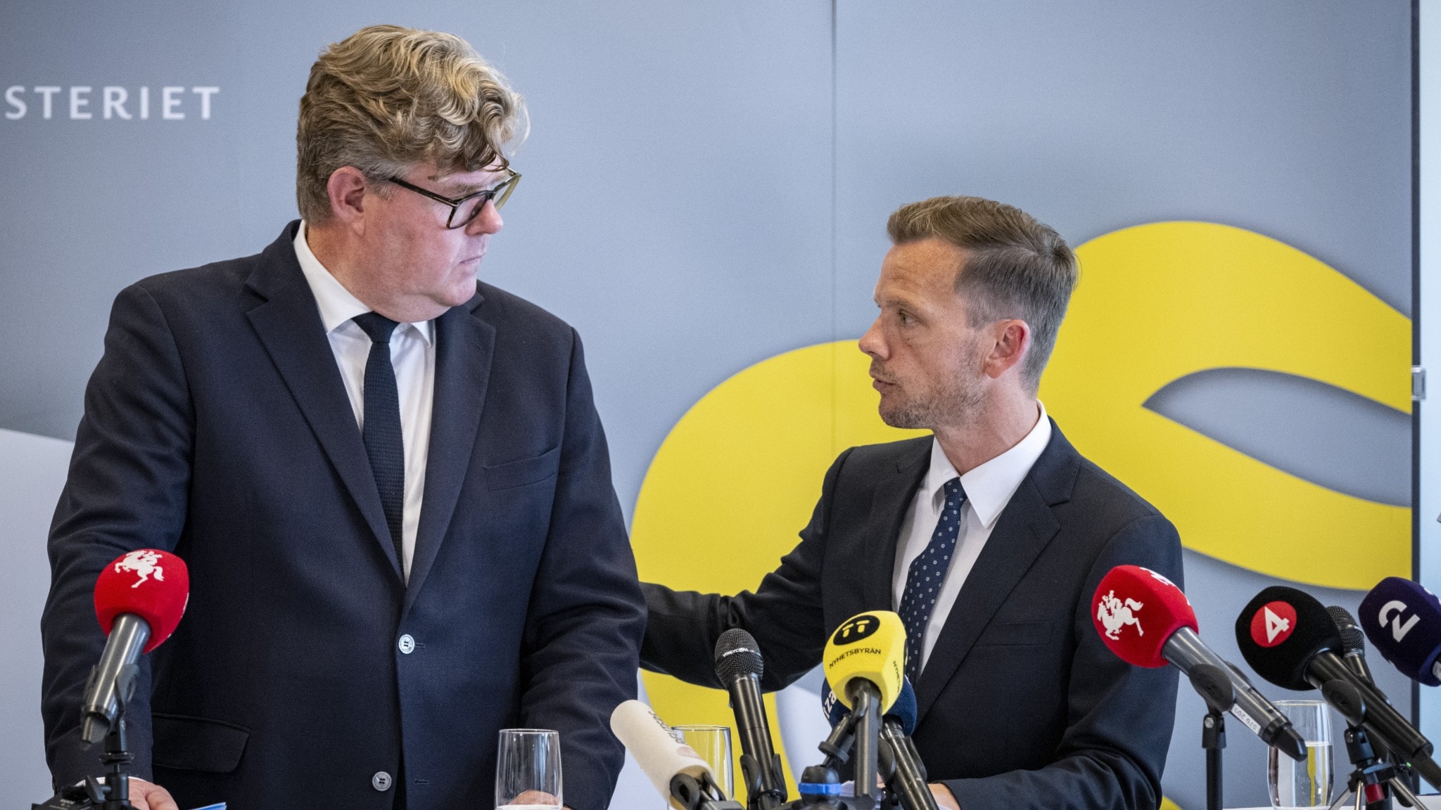Denmark and Sweden to press tech giants, Norwegian police partnership, Home Guard drop outs, licensed bear hunt underway