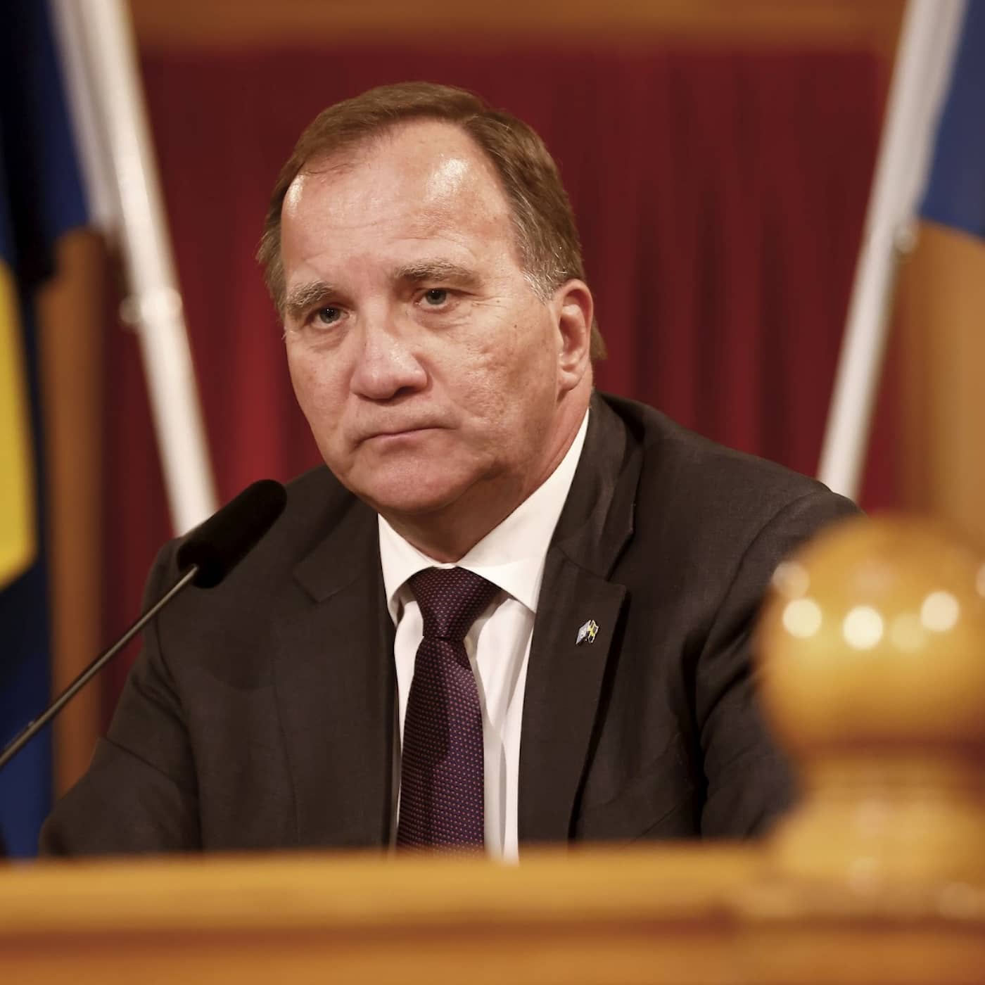 Parliament to vote on Löfven as PM, Coop payment system hacked, teen remanded in custody for police death