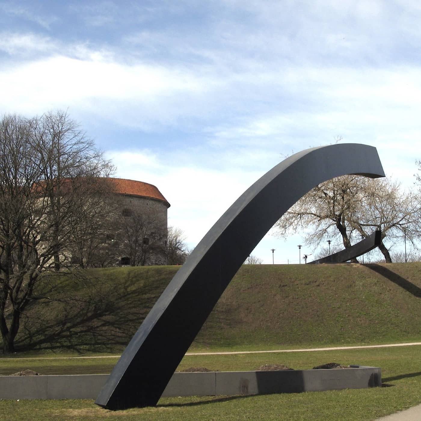 MS Estonia investigation, Coop reopens, some travel advisories lifted