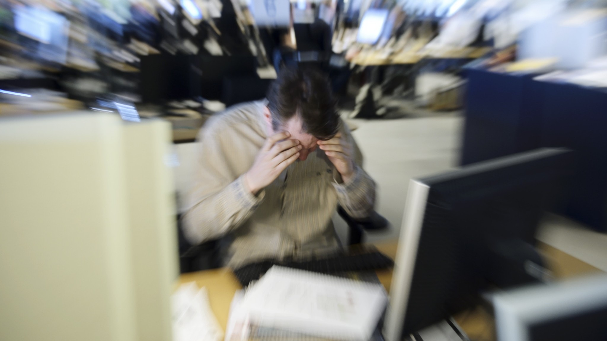 People born abroad can risk being bullied in dysfunctional work places - Radio Sweden - Vimarsana News