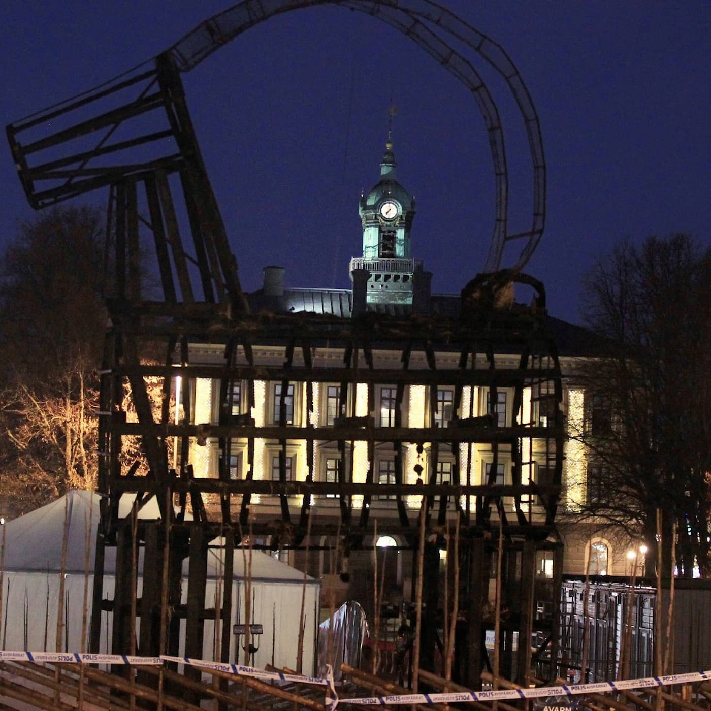 Sweden eases quarantine rules, PCR testing change, Nato meeting invite, Christmas goat arsonist jailed