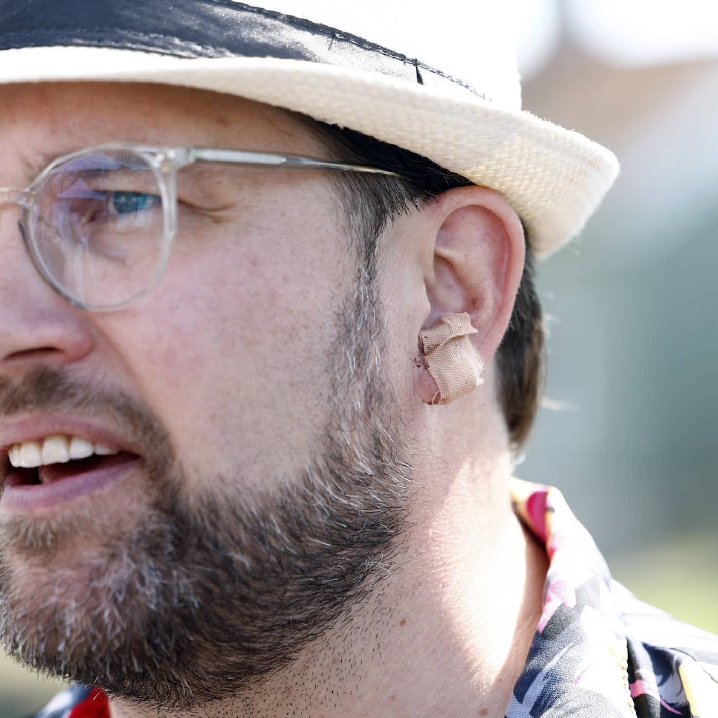 Swedish MP’s 'traitor' post sparks row, Liberals eye health and school reform deal, Mohamsson on Swedish values, record airport traffic episode artwork