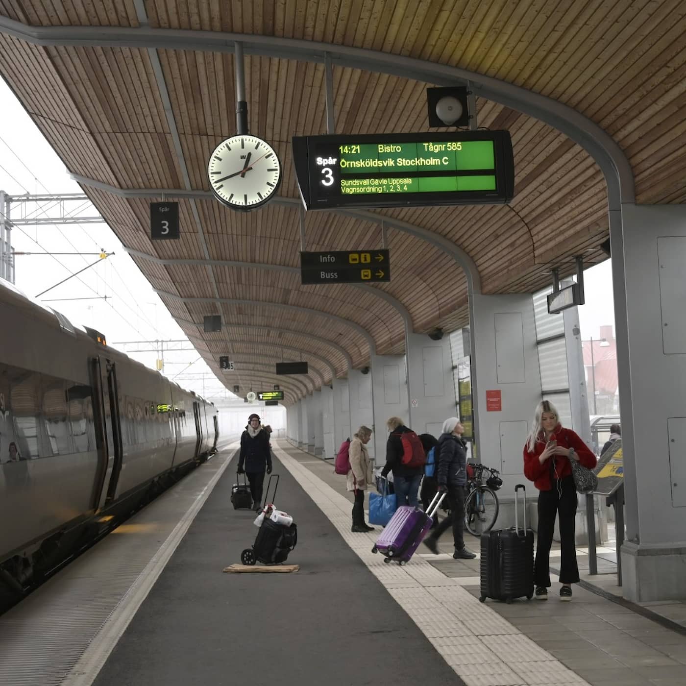 Three million vaccines administered, SJ announces interrail-style ticket, and highest temperatures this year
