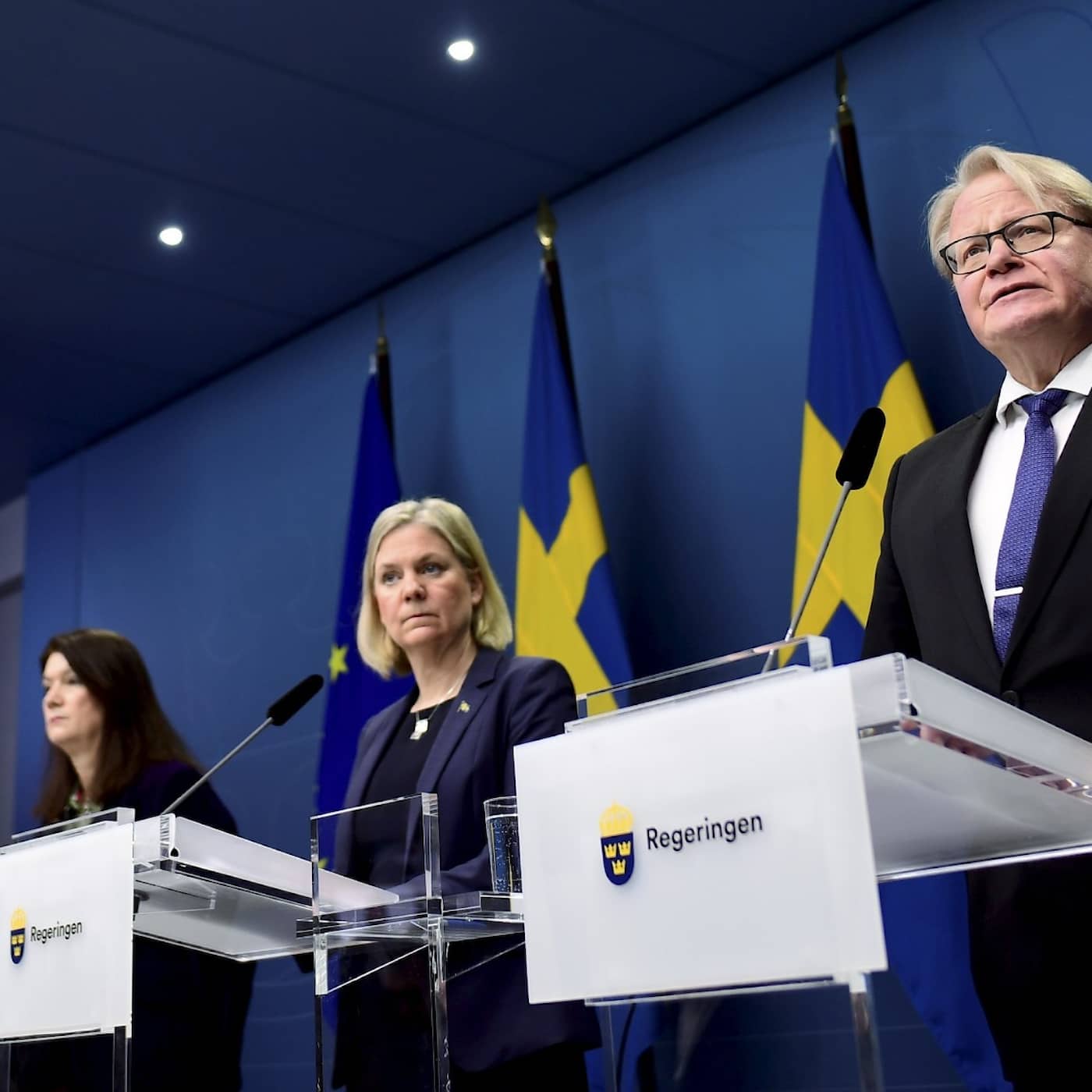 Sweden decries Russian invasion of Ukraine, PM to Brussels to talk EU sanctions, opposition parties pledge support to Ukraine