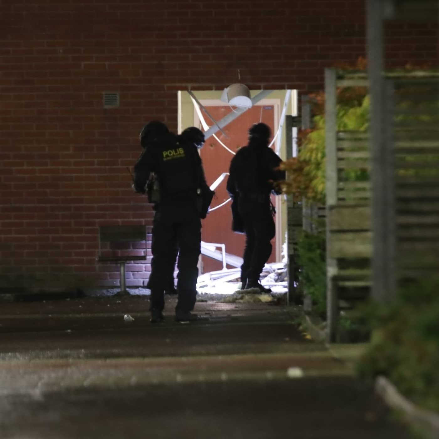 Fyra unga män anhållna efter explosion i Göteborg i natt. episode artwork