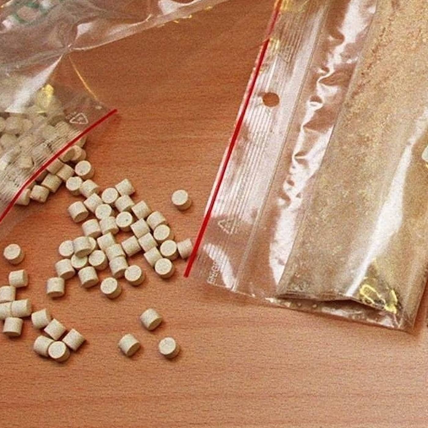 کاور دستگیری یک دختر نوجوان دیگر بەدنبال قتل دختر دانشآموز، چالشهای گردشگری در سوئد، انفجارهای روزگذشتە در استکهلم و قیمت پایین آمفتامین