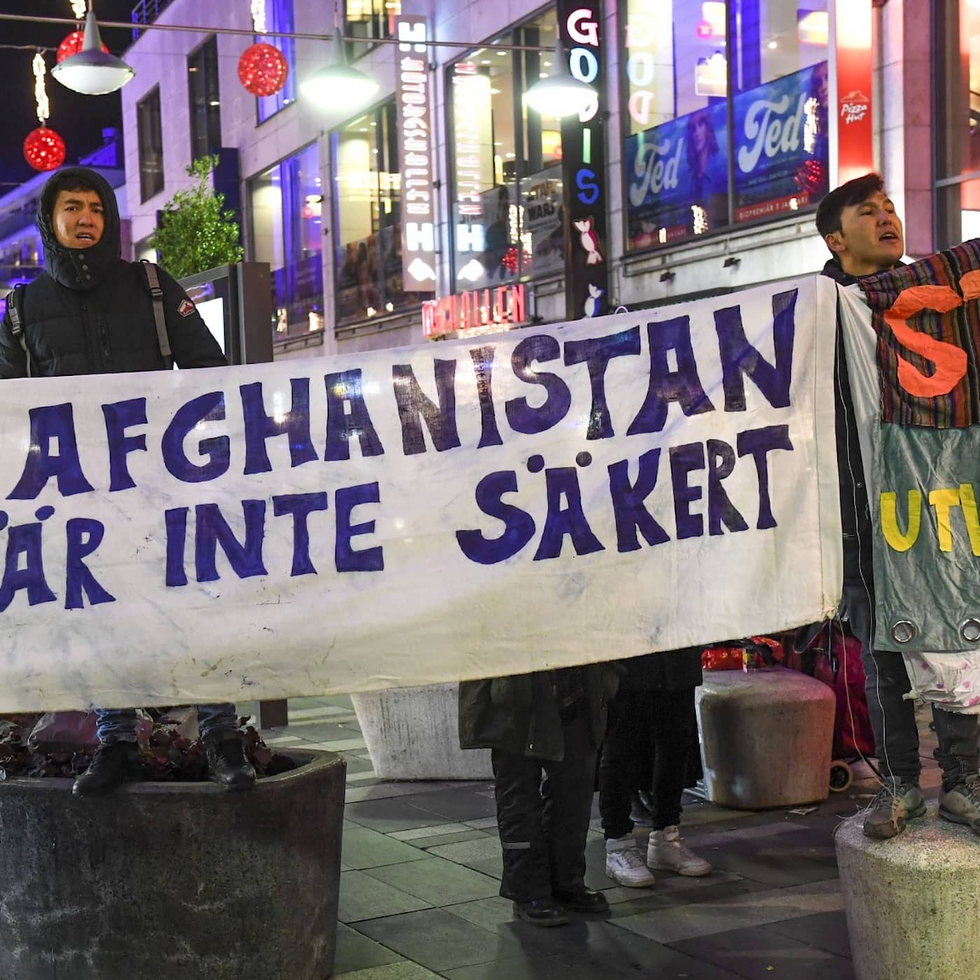 کاور آخرین آمار مبتلایان و جان باختگان؛ نگرانی از تفکیک طبقاتی در مکتبها؛ کاهش اخراجها و اعتصاب پناهجویان در بازداشتگاه و اخبار دیگر