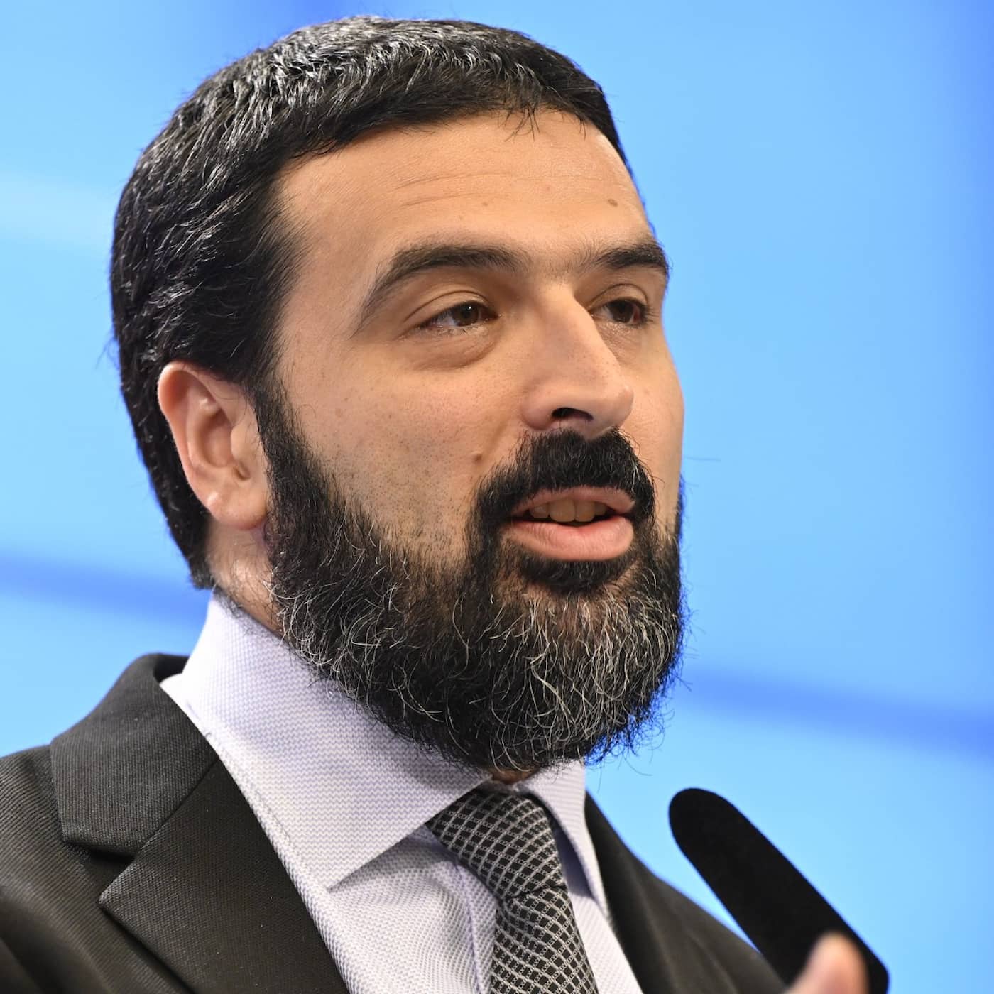 کاور علی اثباتی از پارلمان کنار میرود؛ سرمایهگذاری کمونها در مناطق آسیبپذیر و کمتر سویدنیها اطلاعات مشکوک را به صورت آنلاین بررسی میکنند