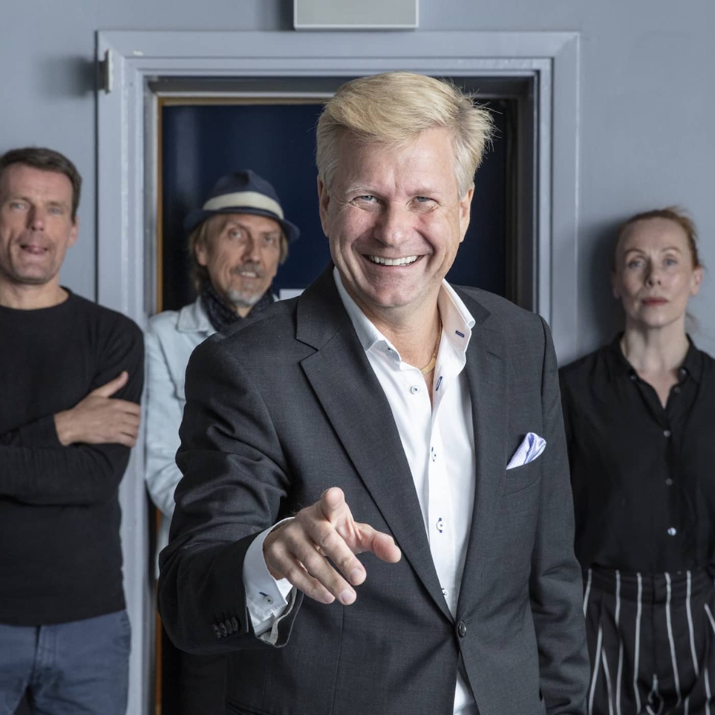 Public Service: När Stockholms högsta höns är en struts som fått problem med storken! episode artwork