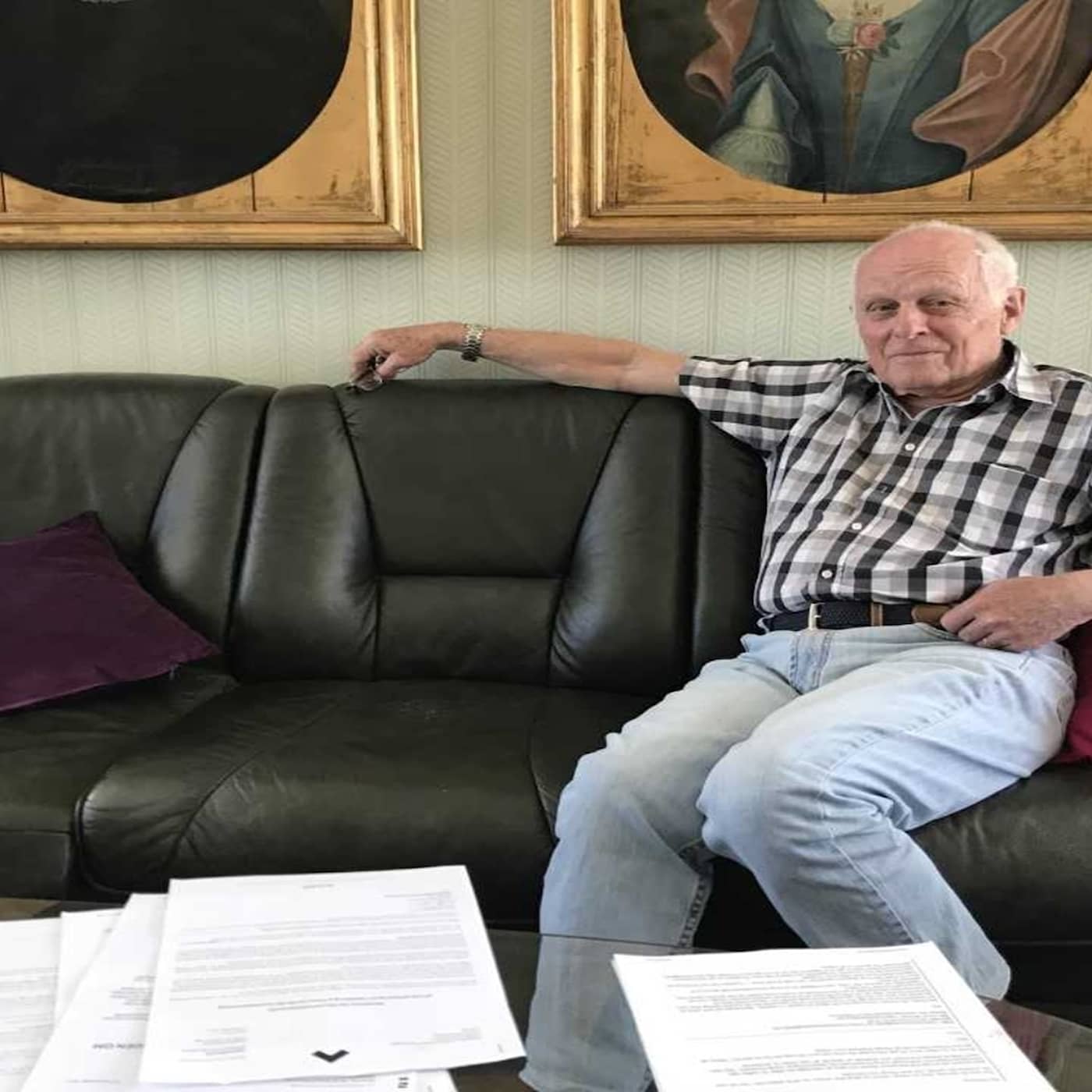 Kravbrev för nedladdad film, ny bok om vårt konsumtionssamhälle och så planerar du din egen begravning smartast.