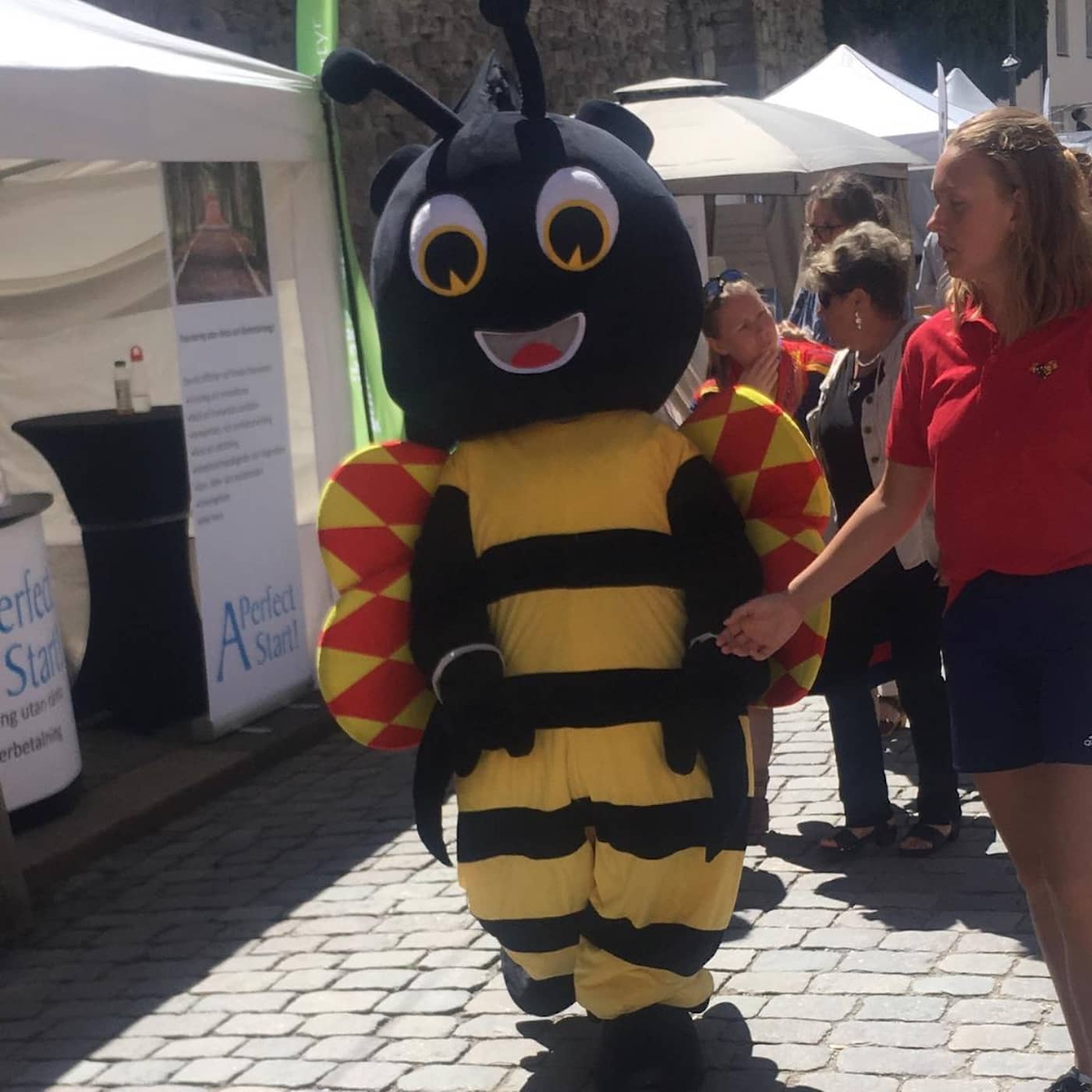 Sjunkande medietemperatur i Almedalen, redaktioner kluvna inför myndighets fängelsefilmer, sträng mediecensur under världskrigen episode artwork