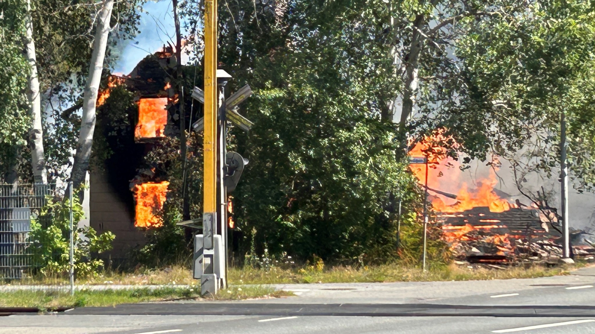 Svajig etik när P4 intervjuade tonåring under villabrand