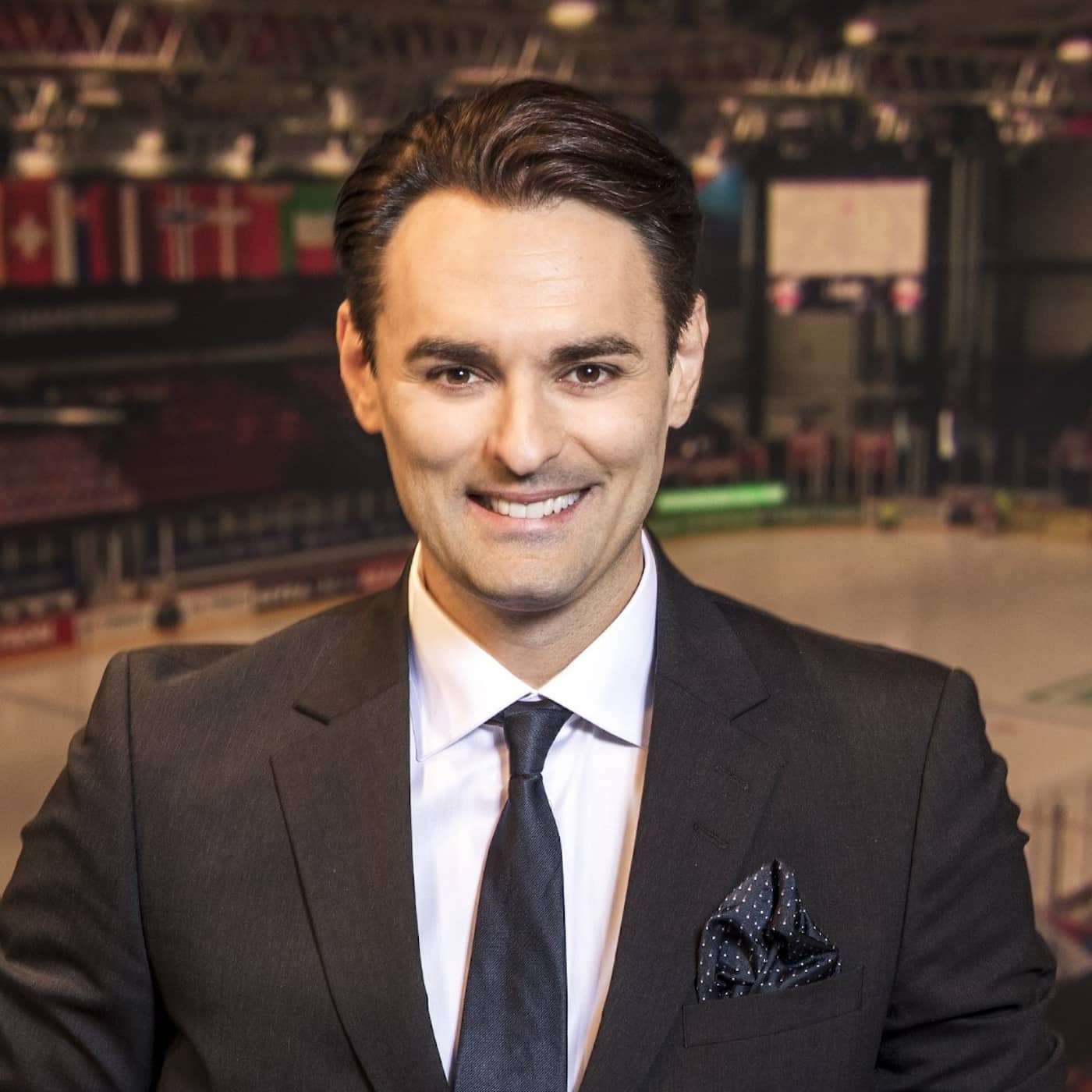 Anhöriga får dödsbud via medier, public service-profil tokhyllade privat vän i krönika, korruptionsanklagad källa i DN:s biståndsgranskning episode artwork