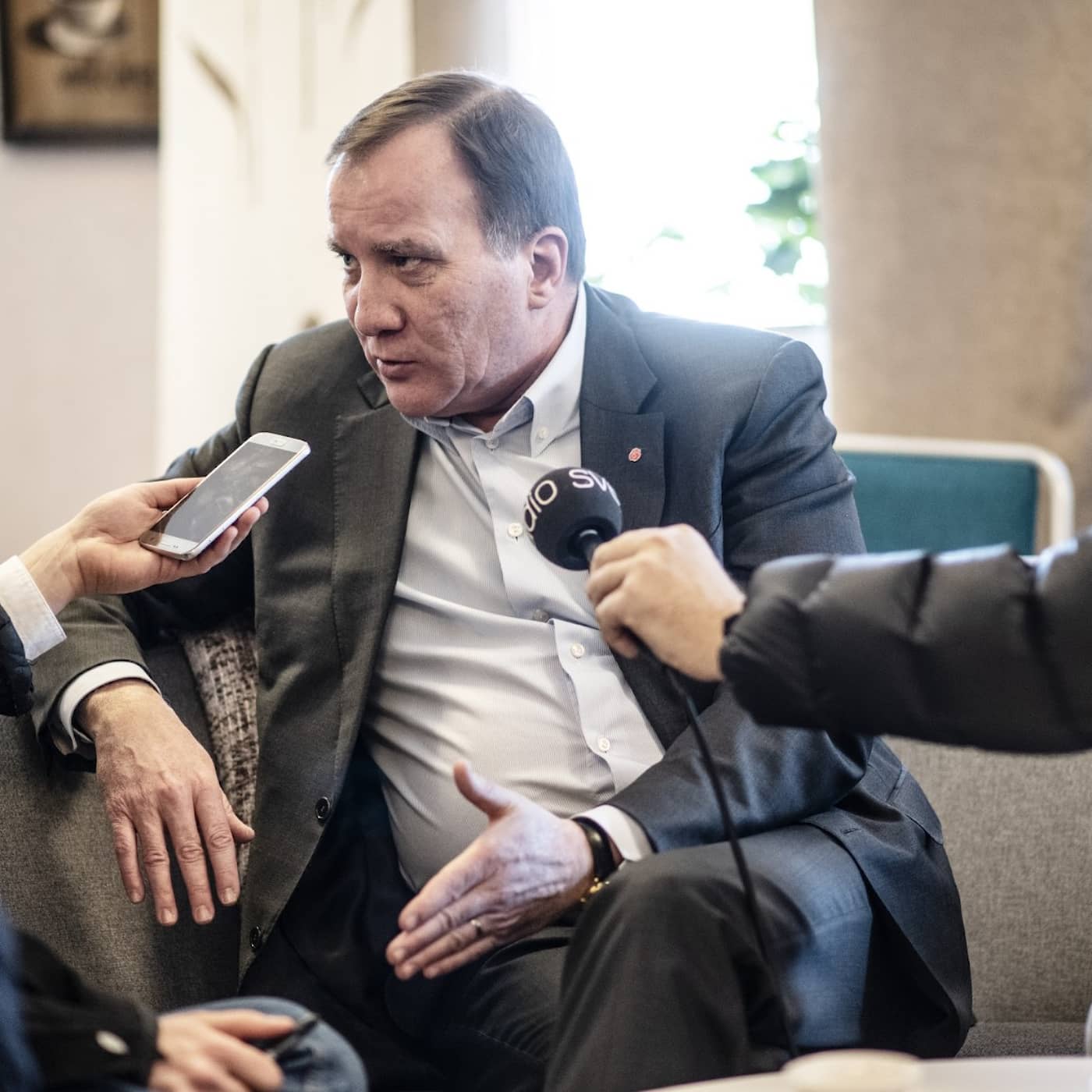 Bråk mellan politikredaktioner om Löfven-intervjuer, Medierna granskar Aktuellt Fokus, Cupcake-kupp i Tv4 episode artwork