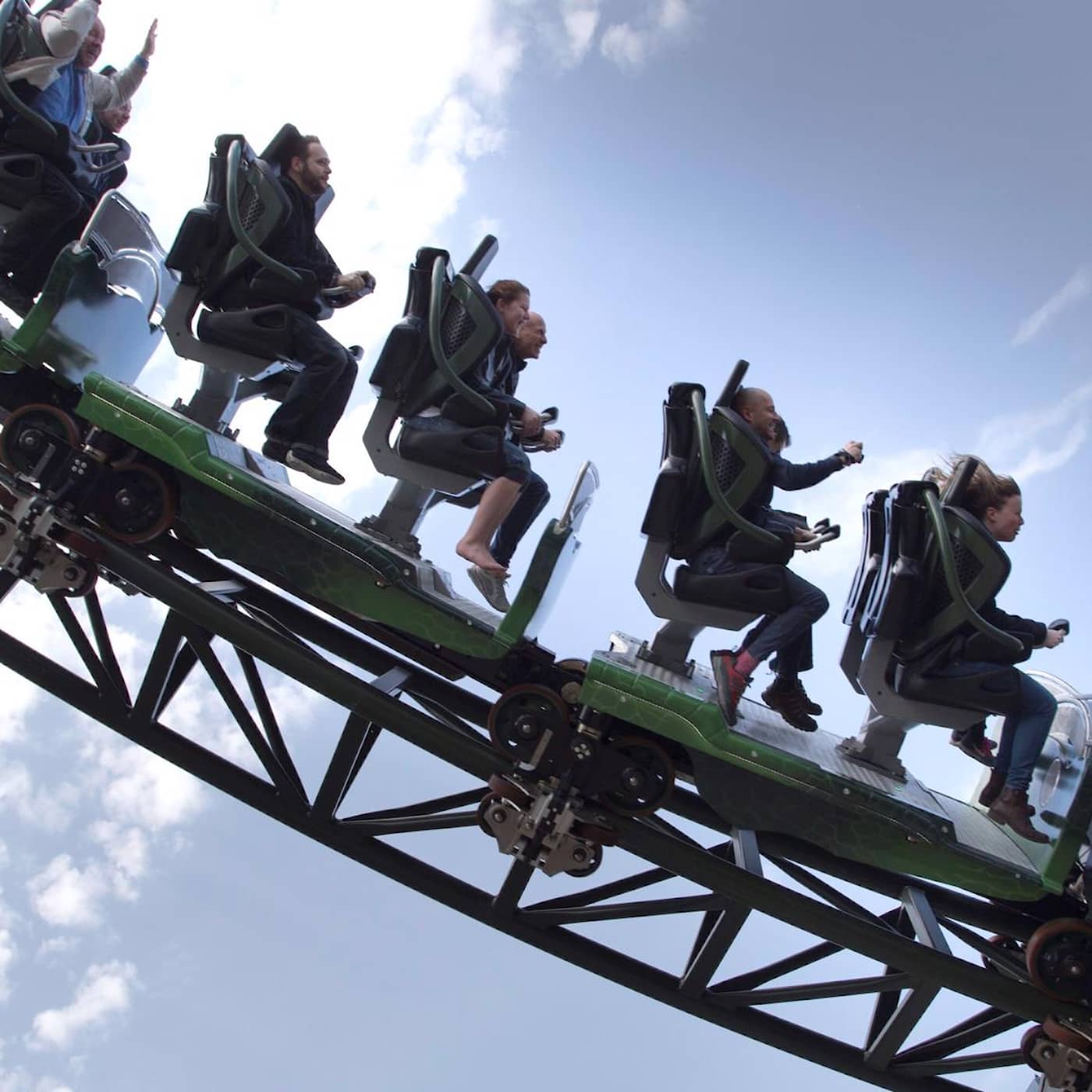 Felaktig nyhet om att EU vill förbjuda konstgräs, rena nyhetskarusellen på Liseberg, om att vara inbäddad journalist under Irakkriget episode artwork