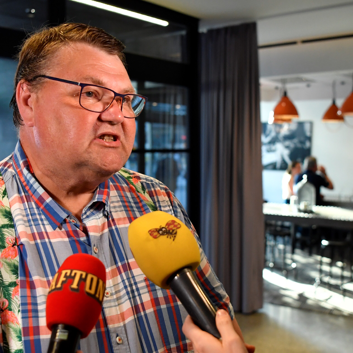 Sverigedemokratisk motattack, ommöblering i svenska dagstidningsägandet får konsekvenser, ständigt prisregn över skrytsamma medier episode artwork