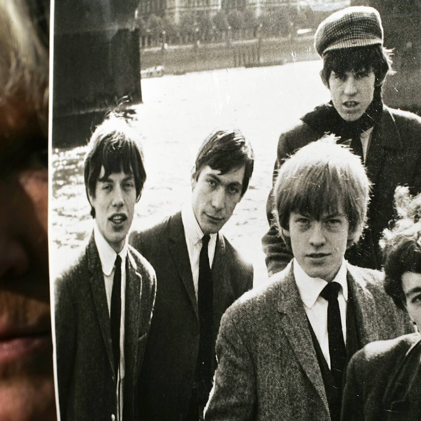 When blue turns to grey - När Brian Jones dog i hennes armar episode artwork