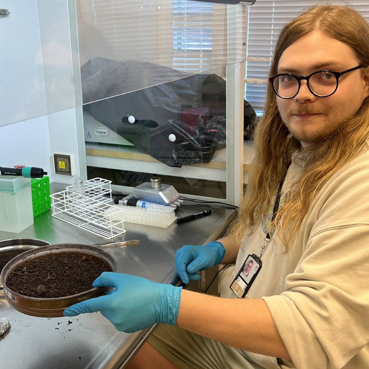 Så studeras svamparnas okända värld med jordprover och DNA-teknik episode artwork
