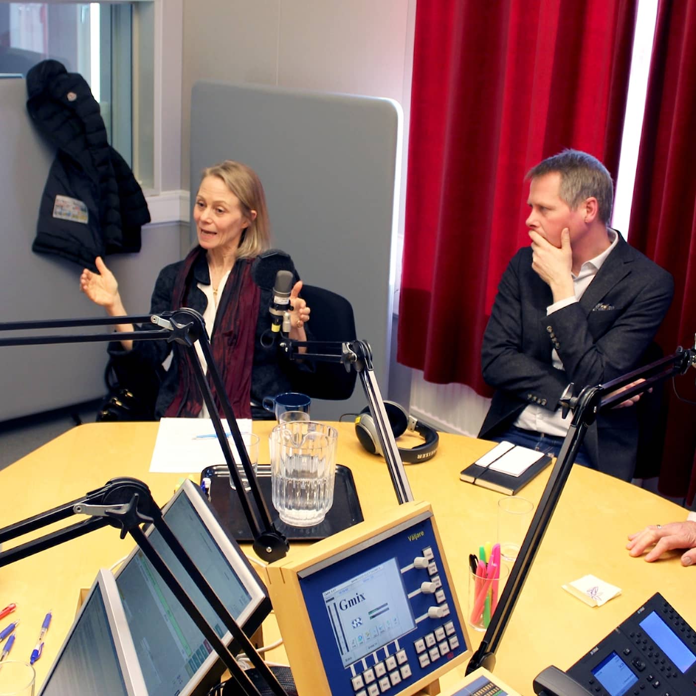 Kritiserade betyg, datorer och katederundervisning – hör politikerna om skolforskningens slutsatser episode artwork