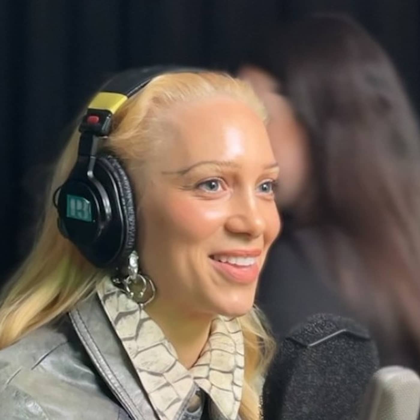 Agnes om att skapa musik mitt under förlossningen