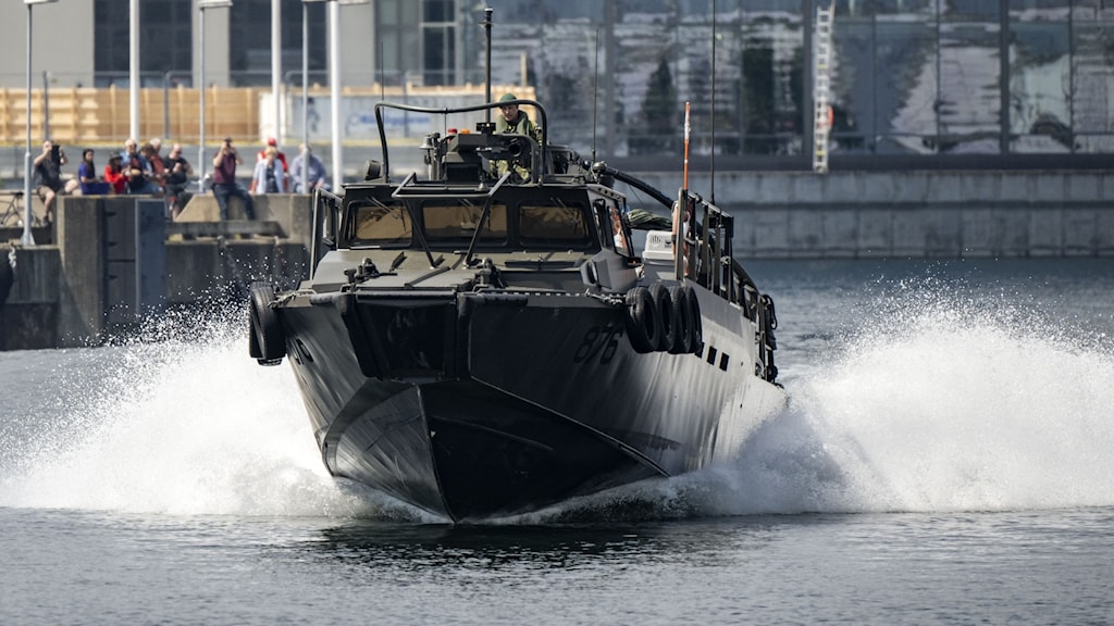 Sverige skickar stridsbåtar till Ukraina - Radio Sweden på lätt svenska ...