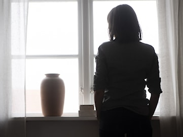 Mamman ”Sara” saknar stöd efter att sonen dömts för mord