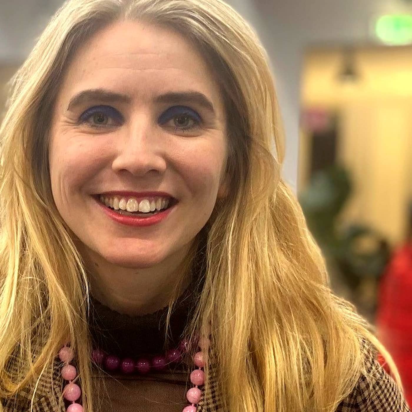 Amanda Romares läsdagbok: Från text på öl-underlägg till Ottars memoarer episode artwork