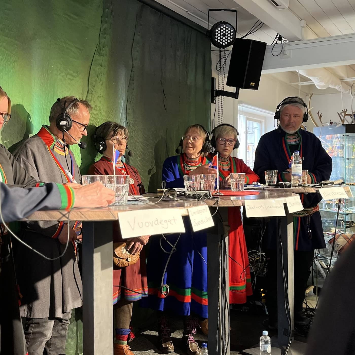 Sameradions slutdebatt inför valet 18 maj - Politik Sápmi avsnitt 72 episode artwork