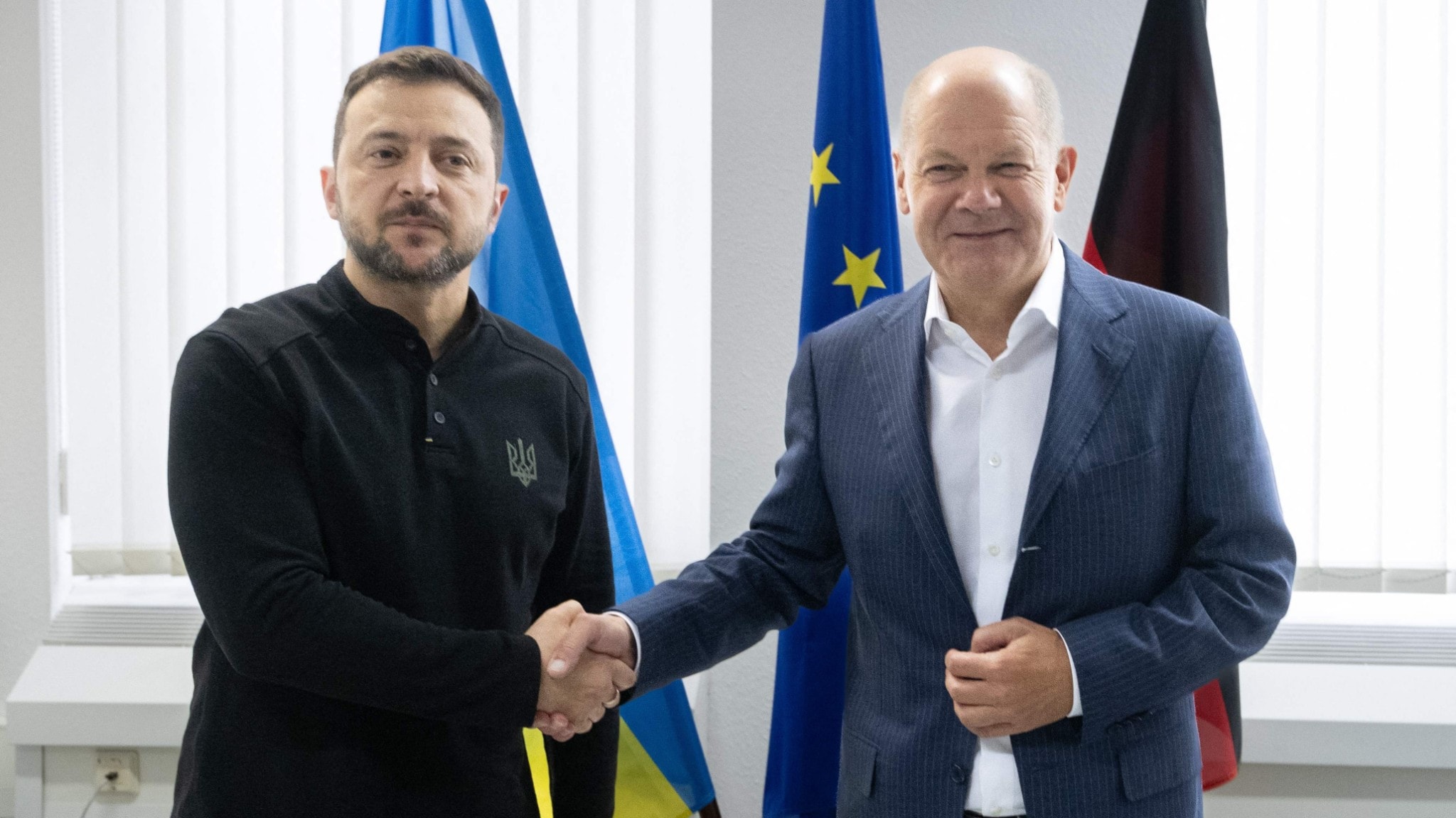 Zelenskyj kräver besked om långdistansvapen under besök i Tyskland | Studio Ett