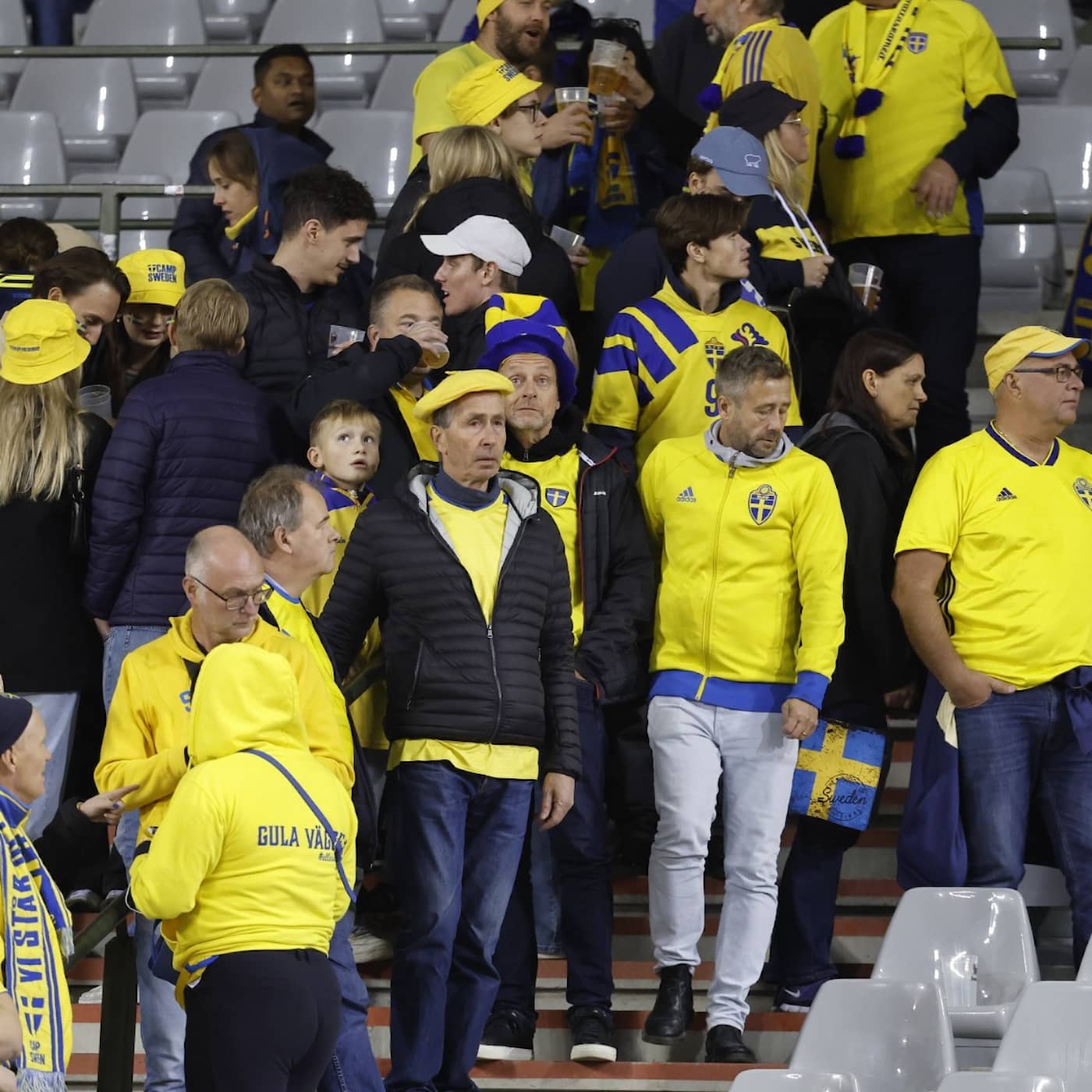 Svenskar fast inne på arenan: Vågar inte ha på sig Sverigetröja episode artwork